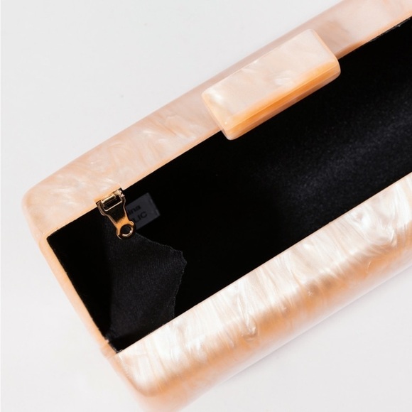 Elsa Acrylic Swirl Rounded Box Clutch Bag - Picture 4 of 8